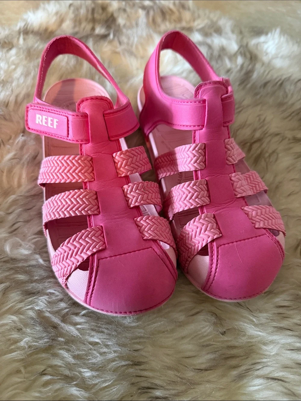 Reef Kids Pink Closed-Toe Sandals REEF water shoe beachy girls 3 foam croc like